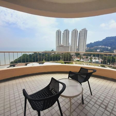 Rainbow Paradise Beachfront Penang Tanjung Bungah  Exterior photo