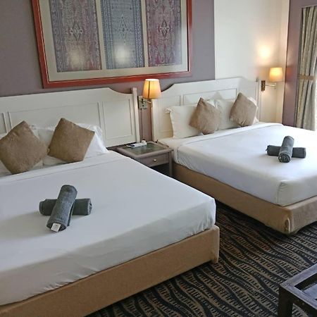 Rainbow Paradise Beachfront Penang Tanjung Bungah  Exterior photo